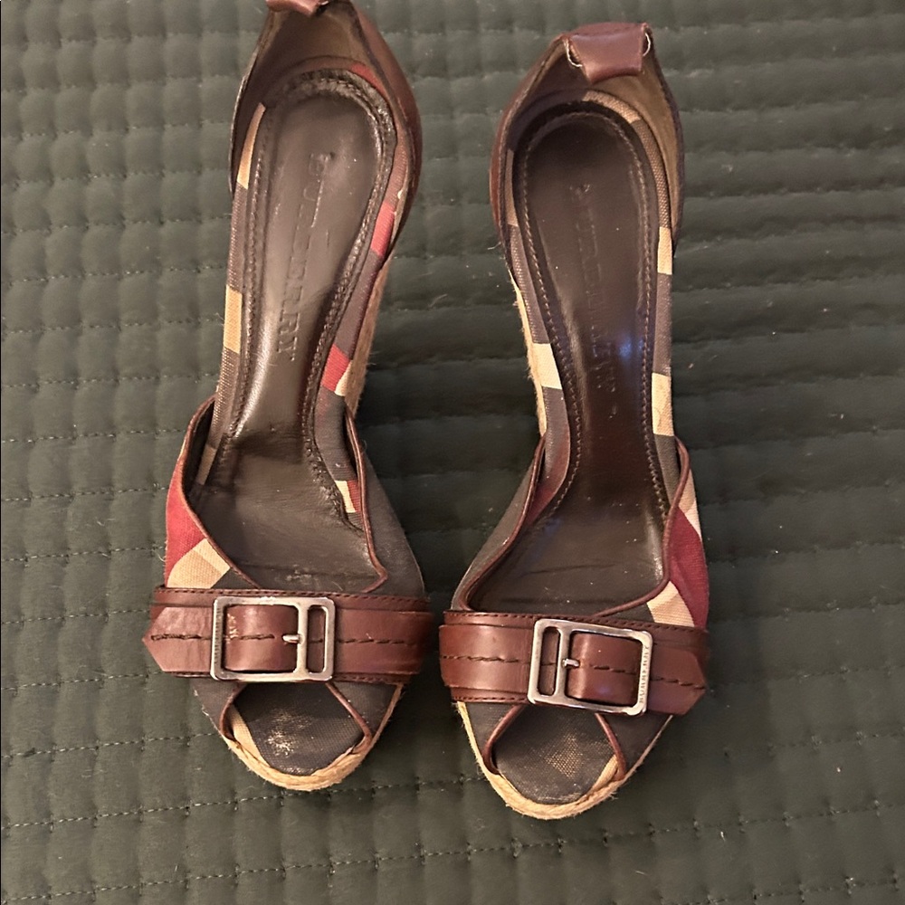 Burberry Multicolor Peep-Toe Heels with Buckle